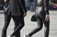 Discover a complete fashion guide to styling silver metallic pants for daily wear. Elevate your outfits with easy, chic tips and inspiration!