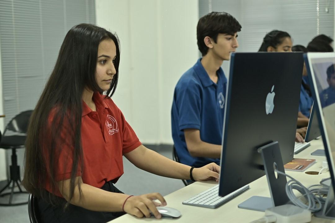 Ease your path in choosing a career Artificial Intelligence