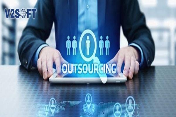 technology outsourcing trends, IT support outsourcing, desktop support outsourcing, application outsourcing trends, outsourcing IT support trends, technology outsourcing trends