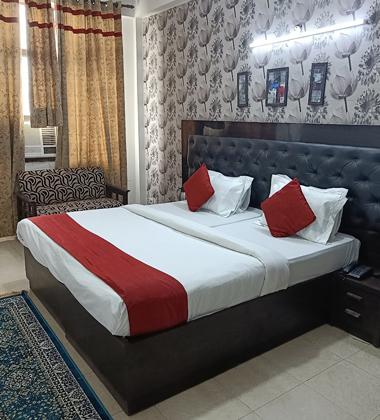 Hotels Near Noida Sector 18 Metro Station