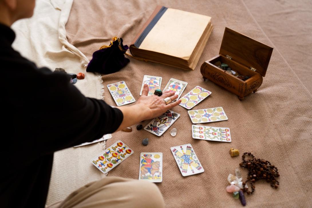 Oracle Card Reading in Hyderabad