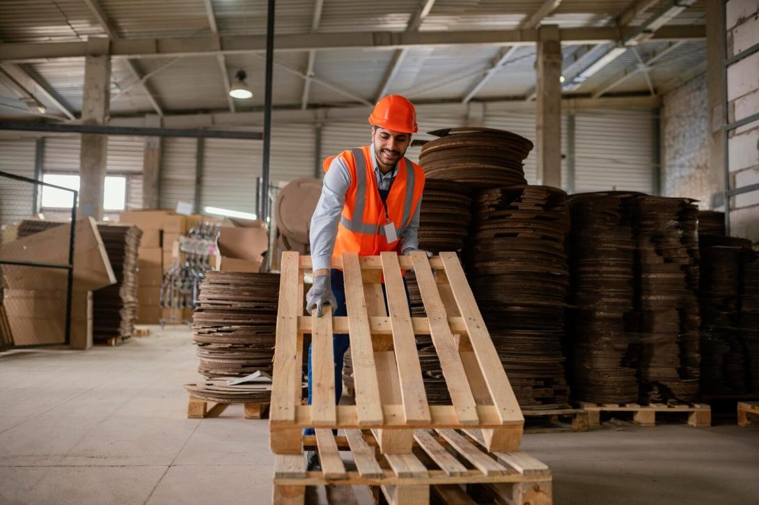 industrial shipping pallets